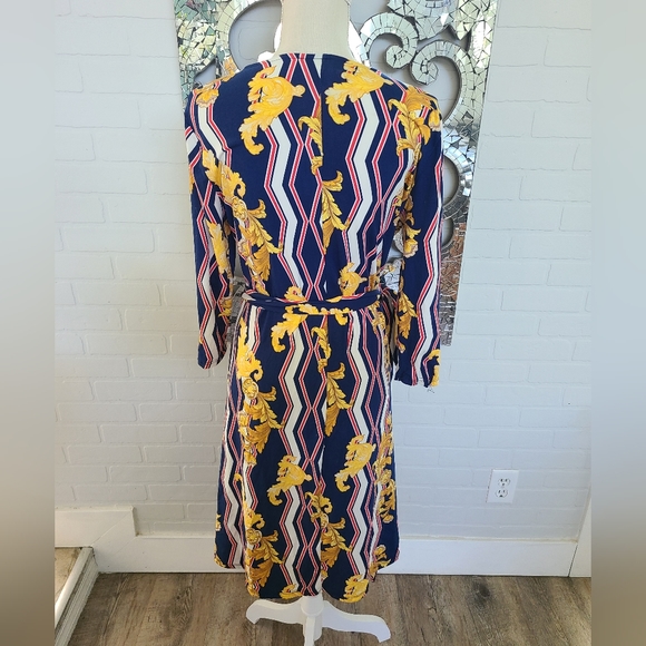 Dress - Picture 3 of 6